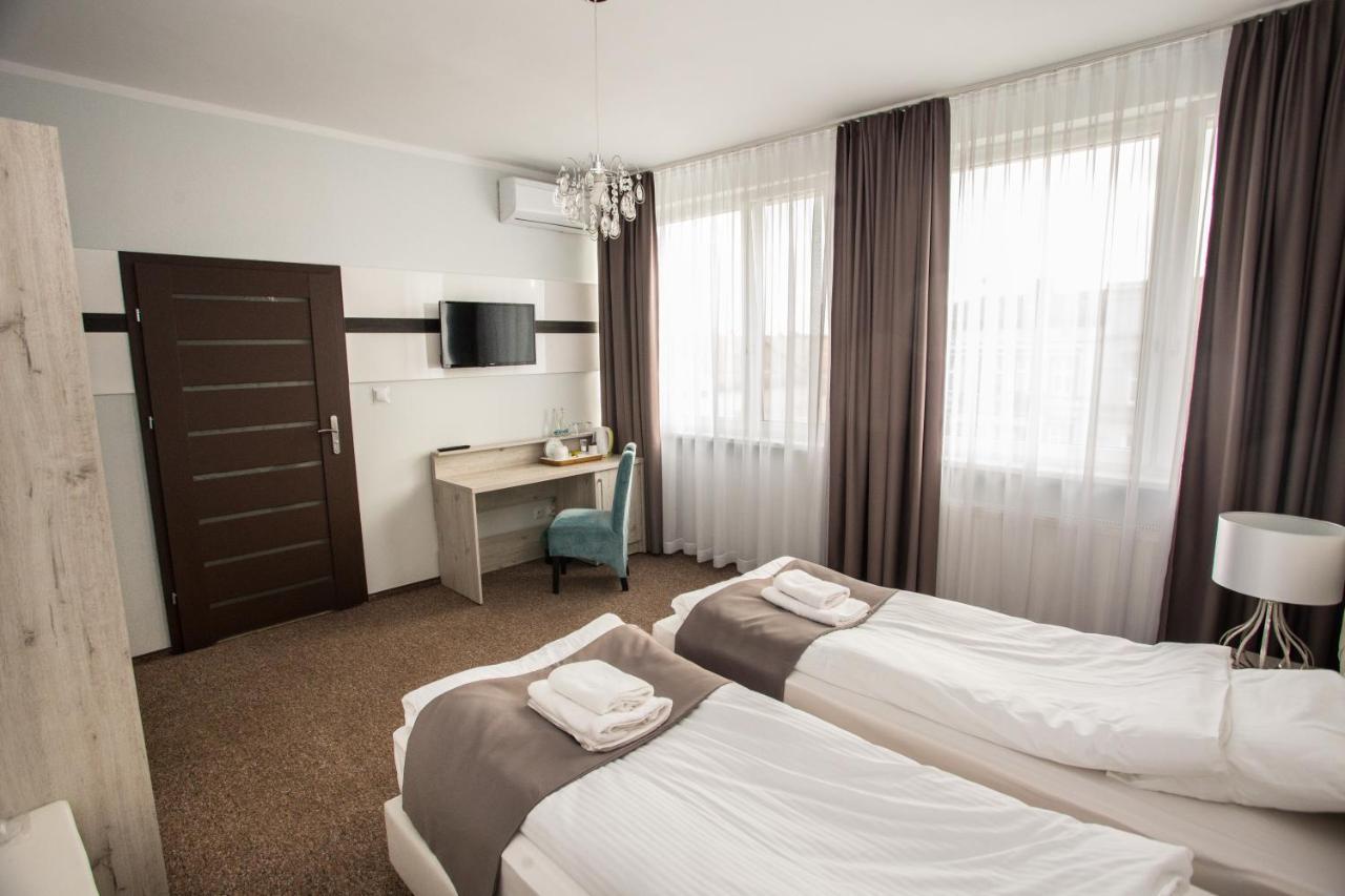 Hotel Tiffany Nowe Miasto Lubawskie Esterno foto